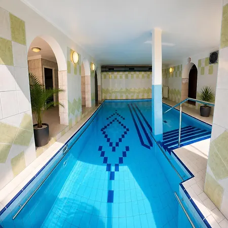 Globus Resort *